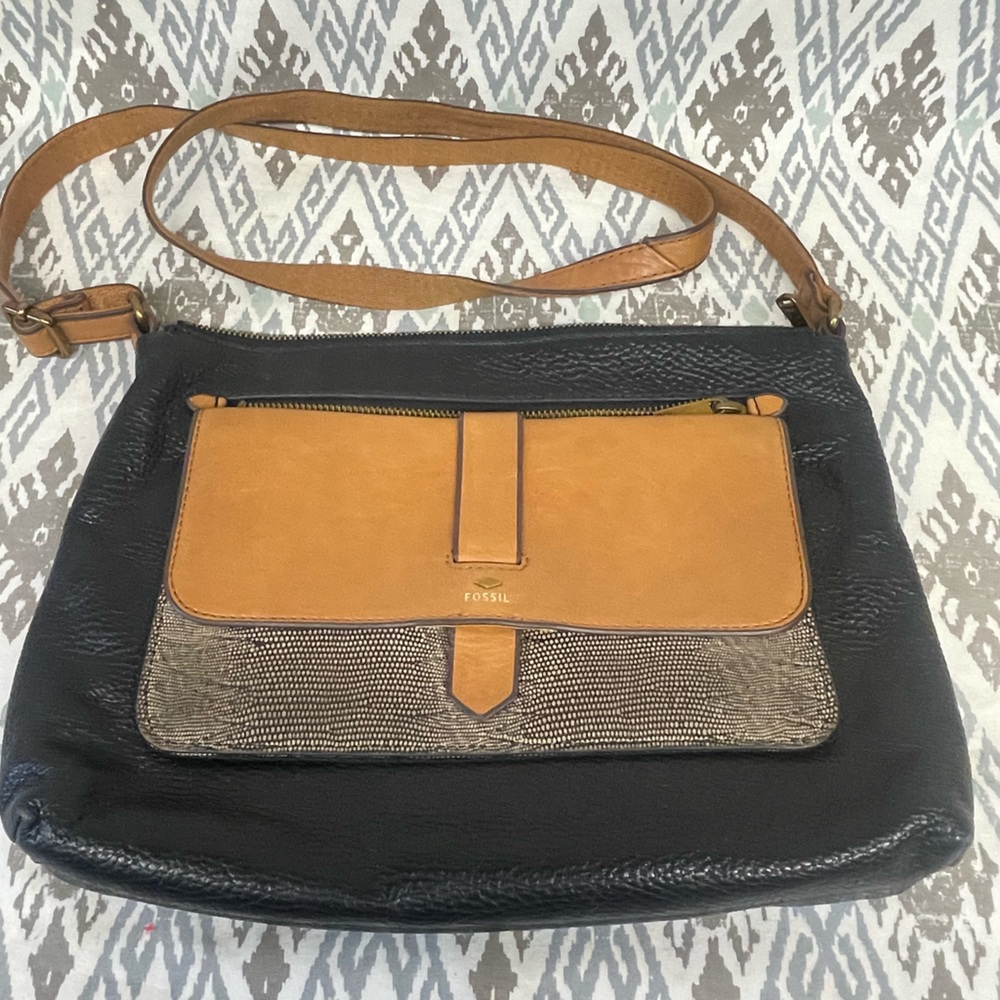 Fossil Cow Hide McKinley Leather
Crossbody Handbag